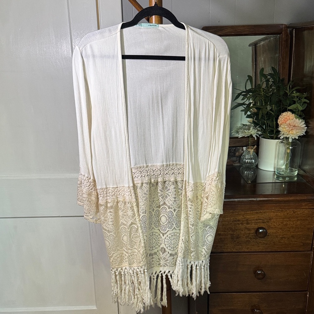 🤍 Maurices Boho Crochet Lace Kimono Cardigan — Size M